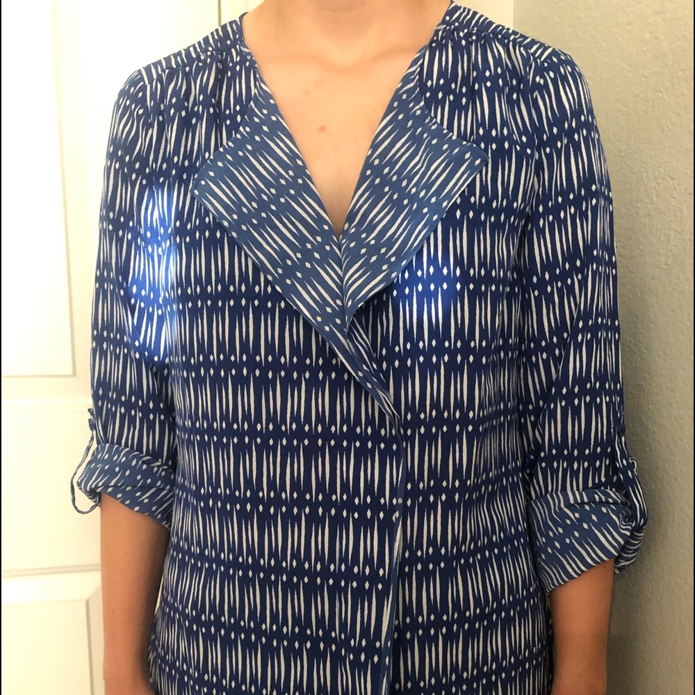 Ann Taylor Factory Geometric Print V-Neck Blouse